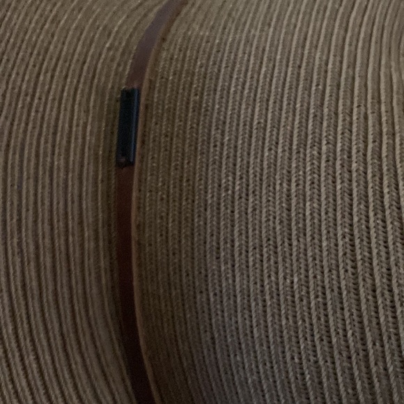 BRIXTON - Picture 10 of 11